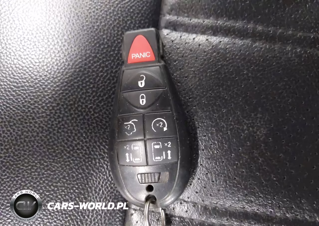 2012 Chrysler Town & Country Touring VIN:2C4RC1BGXCR383485 - 11