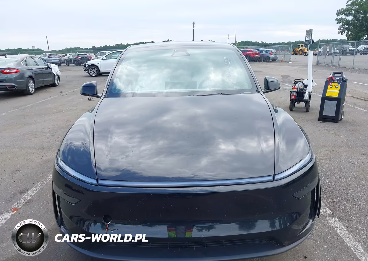 2026 Tesla Model Y Premium-Rear-Wheel Drive VIN:7SAYGDEDXTF581677 - 11