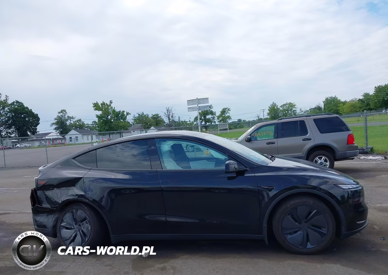 2026 Tesla Model Y Premium-Rear-Wheel Drive VIN:7SAYGDEDXTF581677 - 12