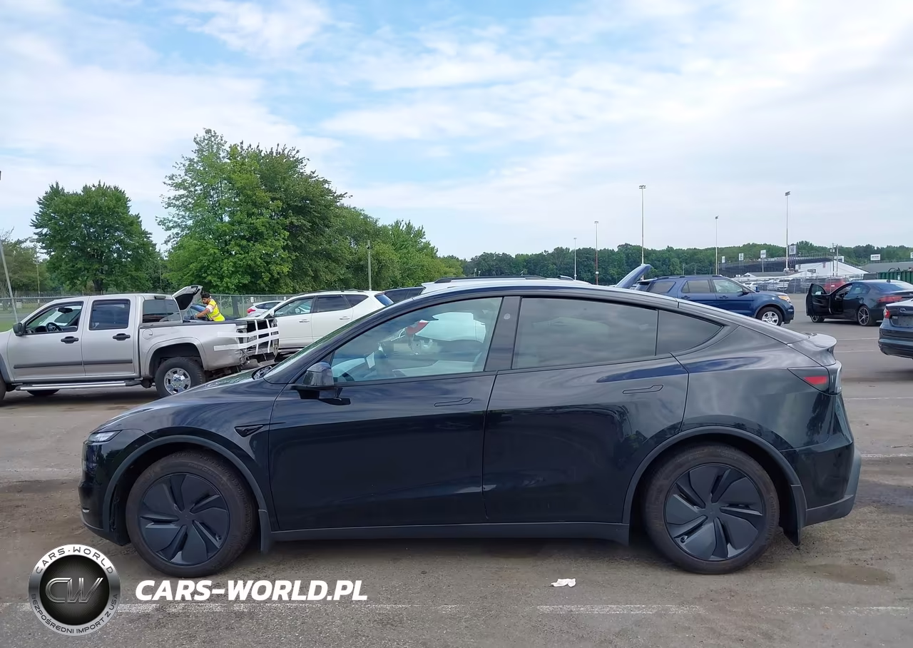 2026 Tesla Model Y Premium-Rear-Wheel Drive VIN:7SAYGDEDXTF581677 - 13
