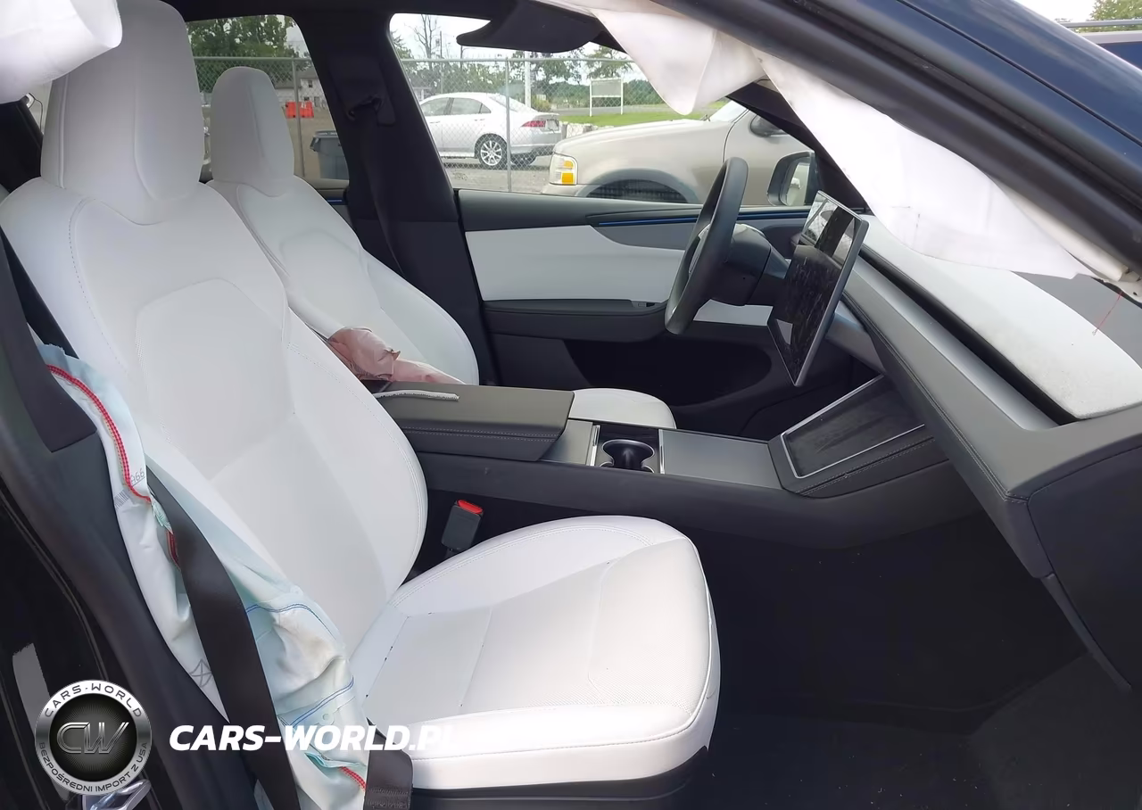 2026 Tesla Model Y Premium-Rear-Wheel Drive VIN:7SAYGDEDXTF581677 - 5