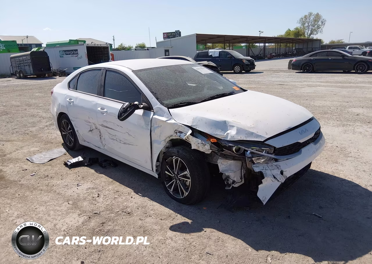 2023 Kia Forte Lxs – zdjęcie 1 z 18