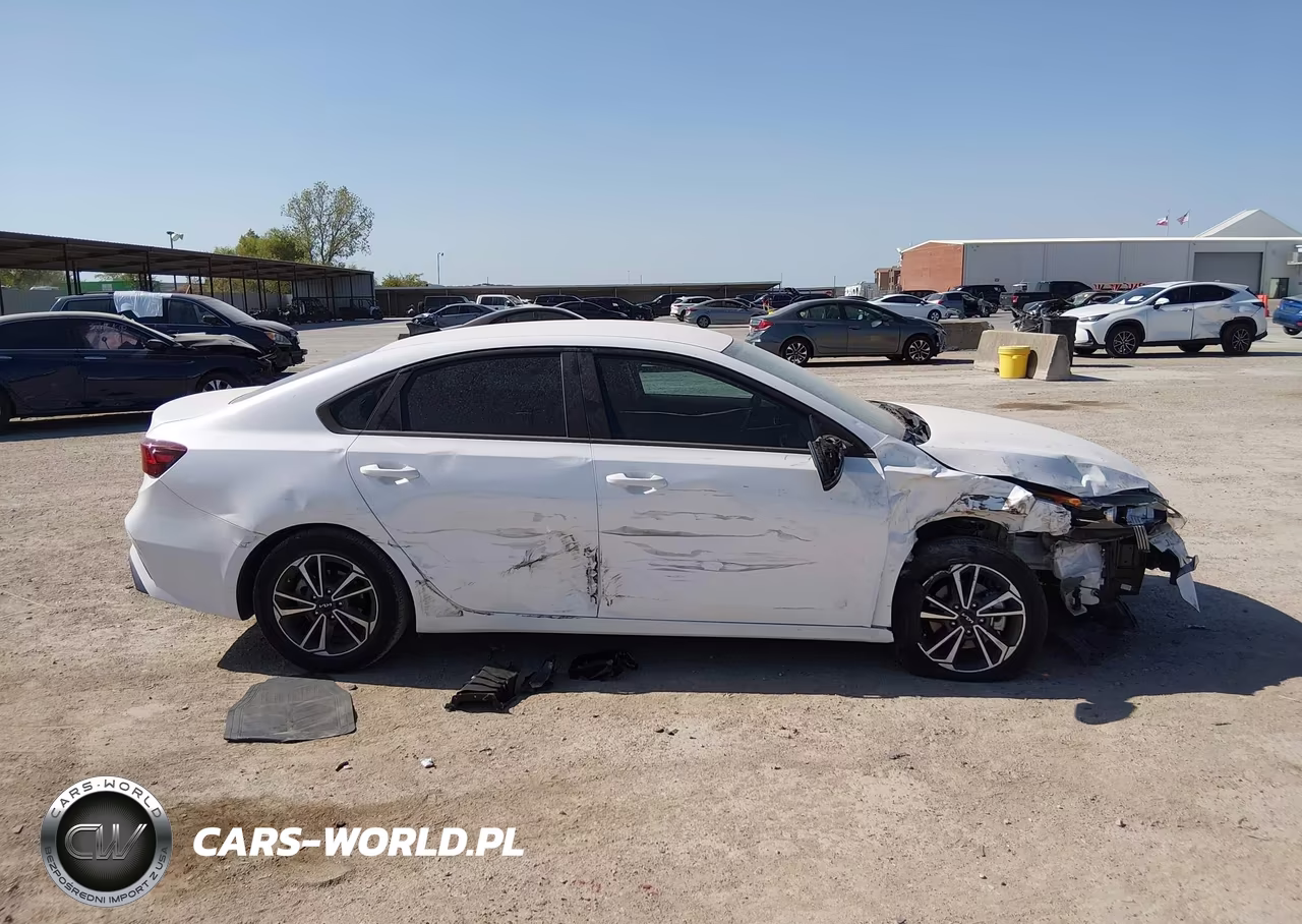 2023 Kia Forte Lxs VIN:3KPF24AD8PE515004 - 14