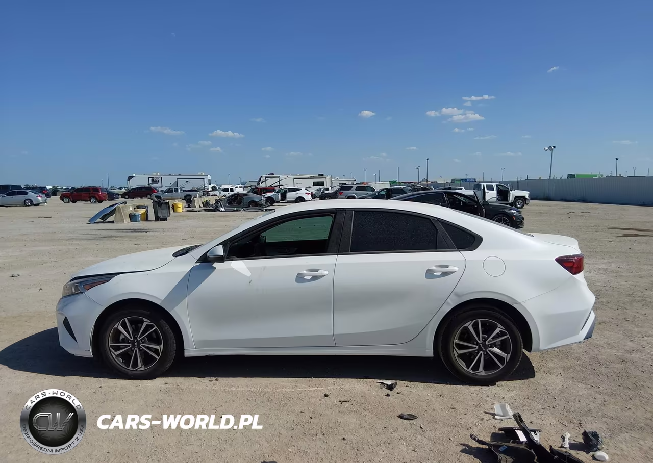 2023 Kia Forte Lxs VIN:3KPF24AD8PE515004 - 15