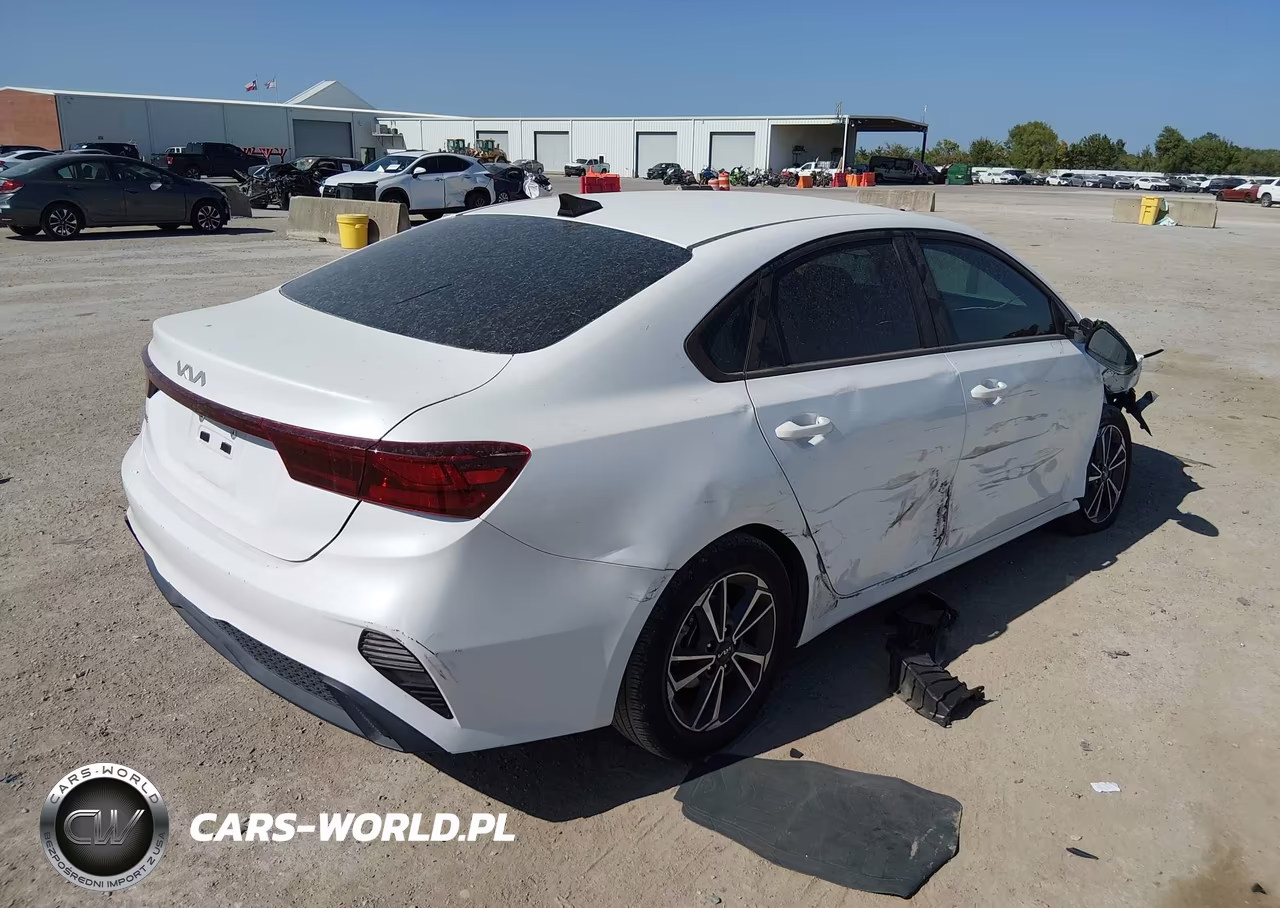2023 Kia Forte Lxs VIN:3KPF24AD8PE515004 - 4