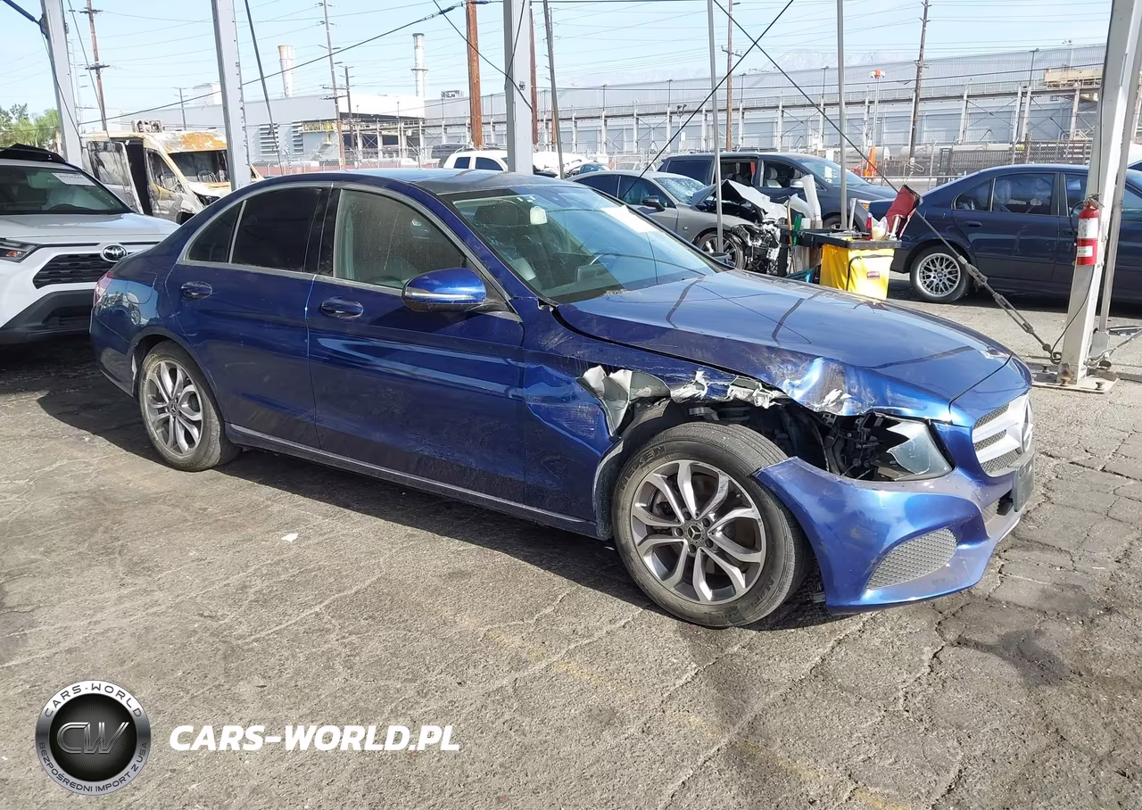 2017 Mercedes-Benz C 300 Luxury-Sport – zdjęcie 1 z 16