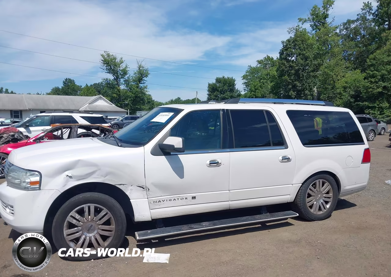2011 Lincoln Navigator L VIN:5LMJJ3H50BEJ08233 - 14