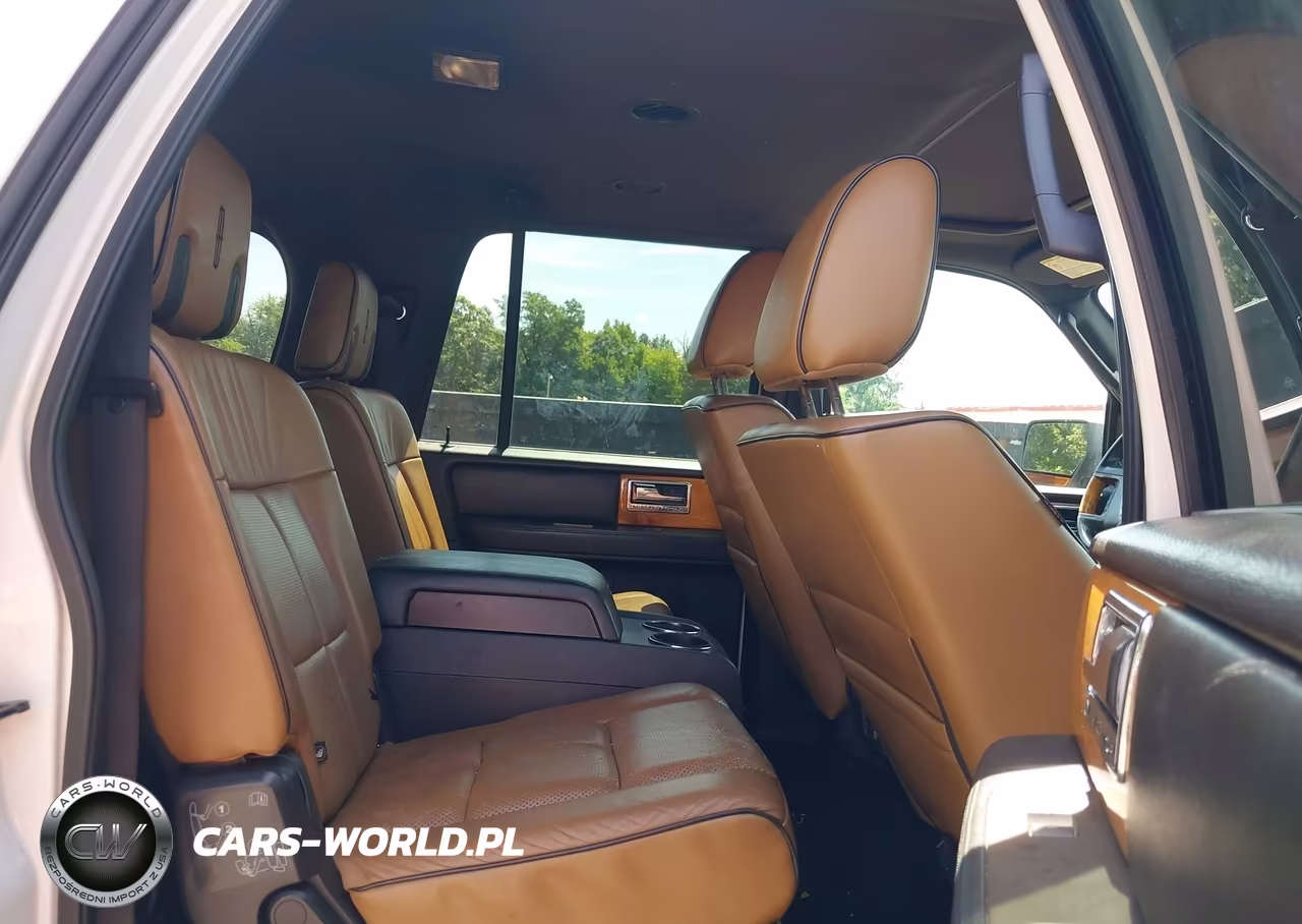 2011 Lincoln Navigator L VIN:5LMJJ3H50BEJ08233 - 8