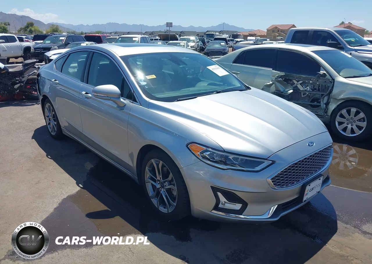 2020 Ford Fusion Hybrid Titanium – zdjęcie 1 z 16