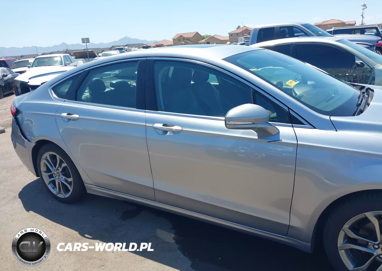 2020 Ford Fusion Hybrid Titanium VIN:3FA6P0RU0LR113548 - 13