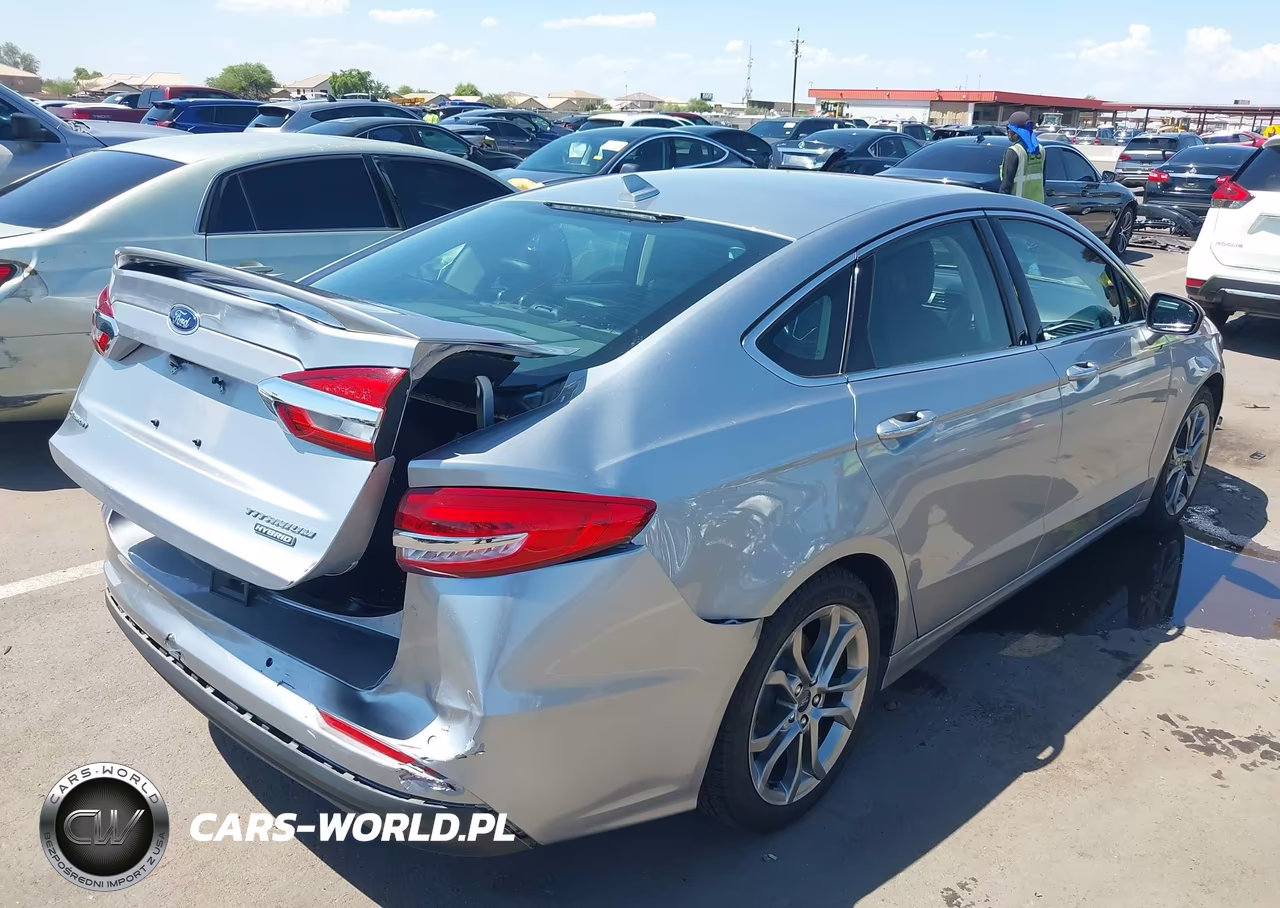 2020 Ford Fusion Hybrid Titanium VIN:3FA6P0RU0LR113548 - 4