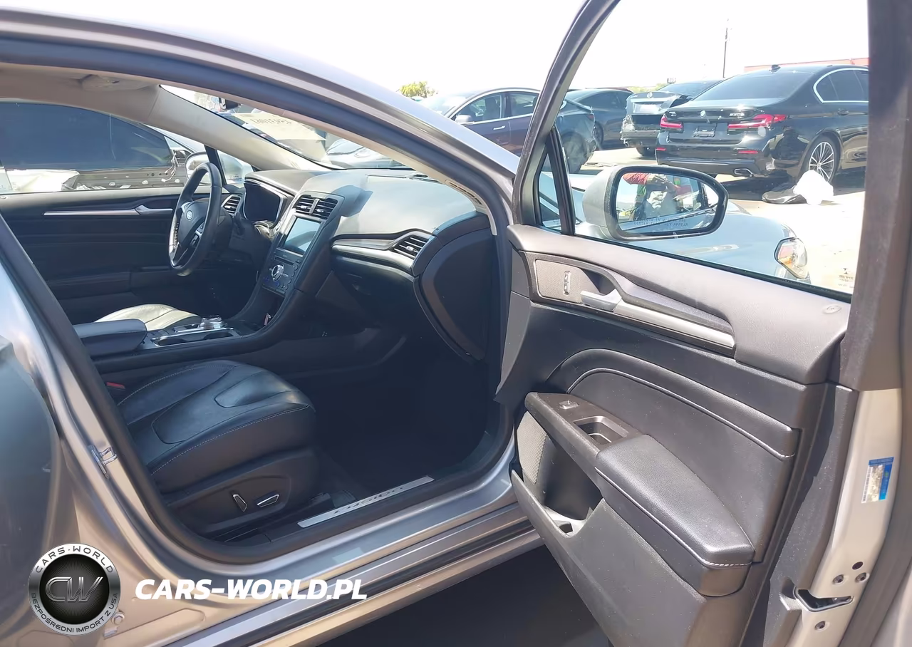 2020 Ford Fusion Hybrid Titanium VIN:3FA6P0RU0LR113548 - 5