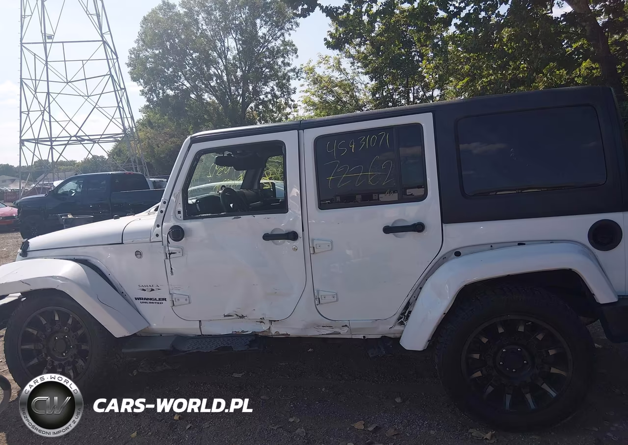 2016 Jeep Wrangler Unlimited Sahara VIN:1C4HJWEG8GL297553 - 14