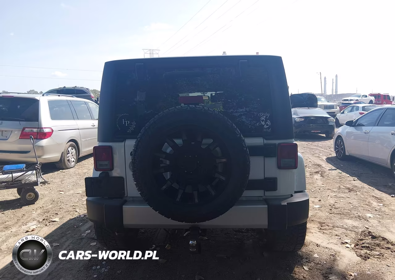 2016 Jeep Wrangler Unlimited Sahara VIN:1C4HJWEG8GL297553 - 16