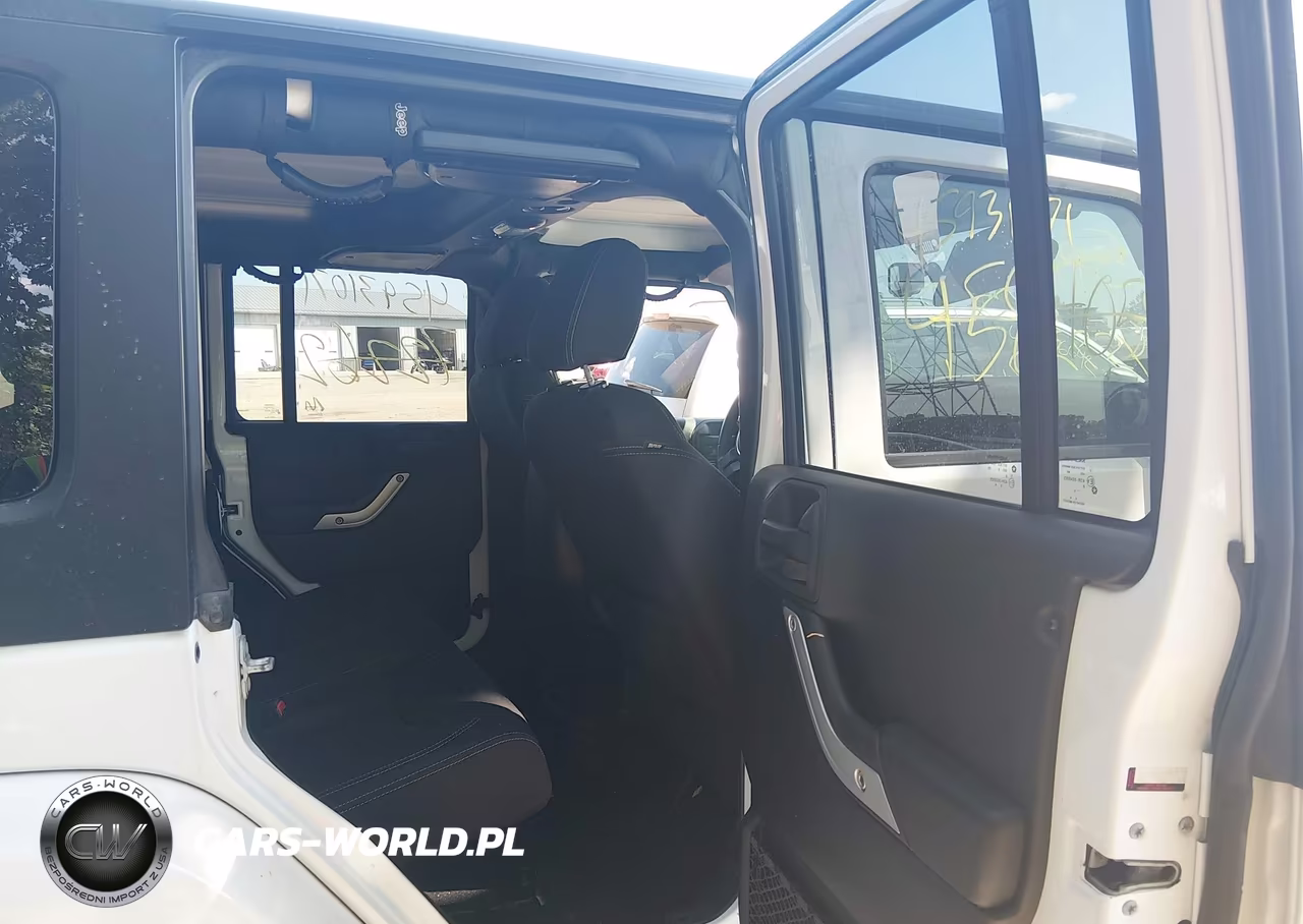 2016 Jeep Wrangler Unlimited Sahara VIN:1C4HJWEG8GL297553 - 8