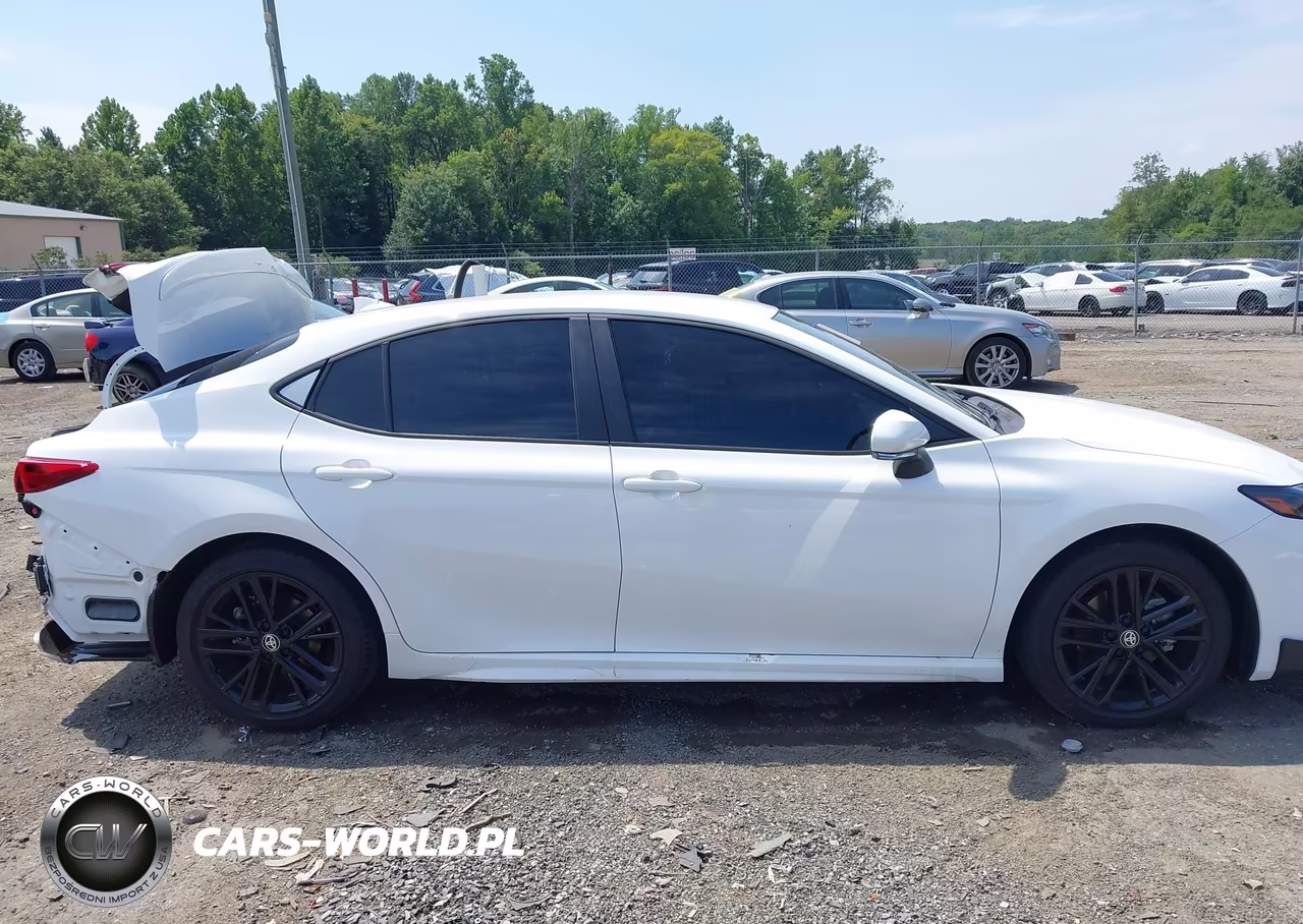 2026 Toyota Camry Se VIN:4T1DAACK1TU223514 - 14