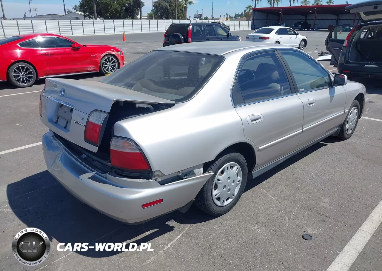 1996 Honda Accord Value VIN:1HGCD5690TA258619 - 4