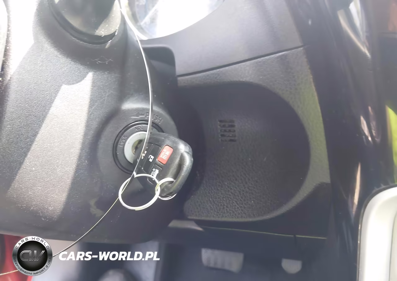 2018 Toyota Corolla Le VIN:2T1BURHE5JC057111 - 11