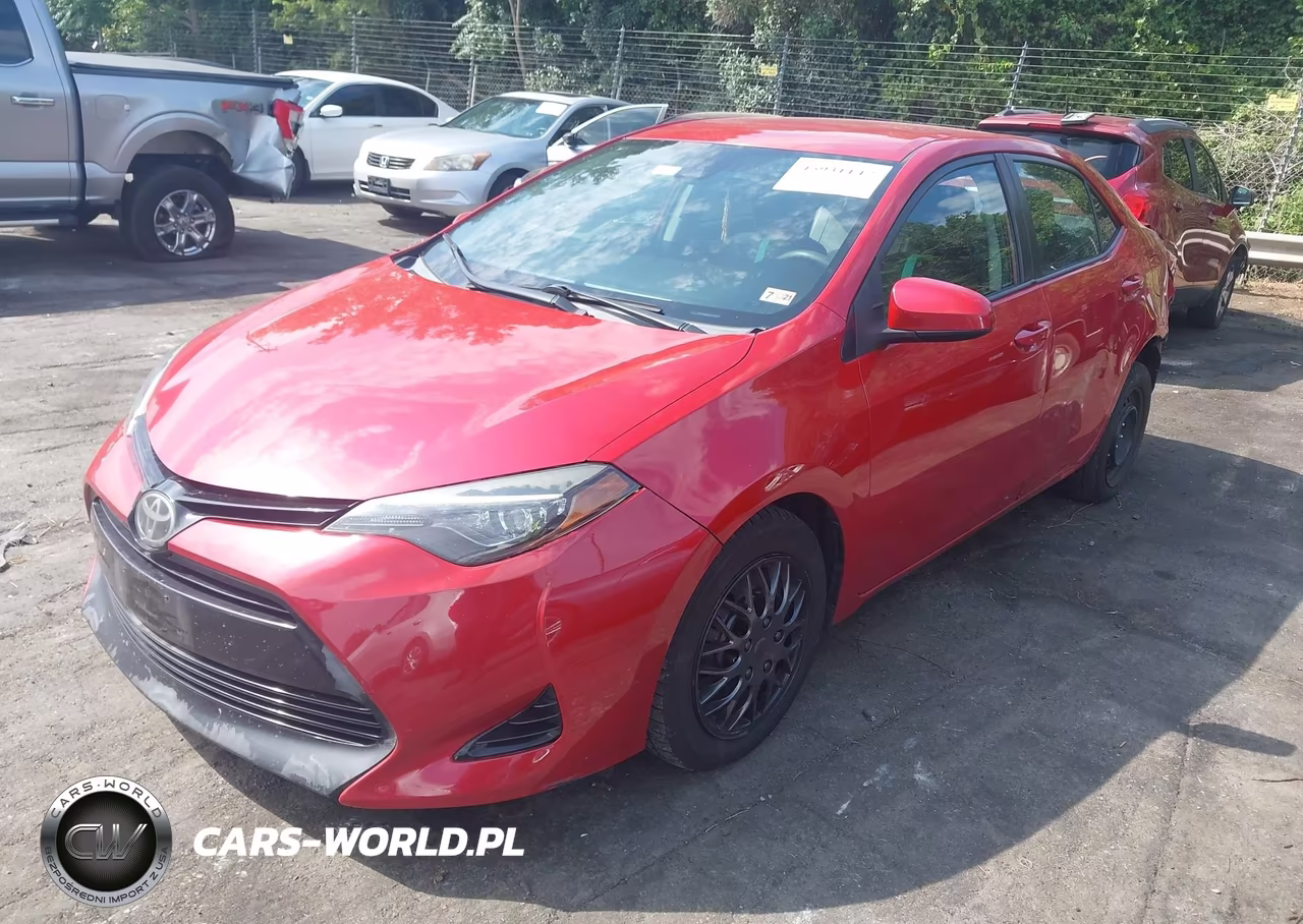 2018 Toyota Corolla Le VIN:2T1BURHE5JC057111 - 2