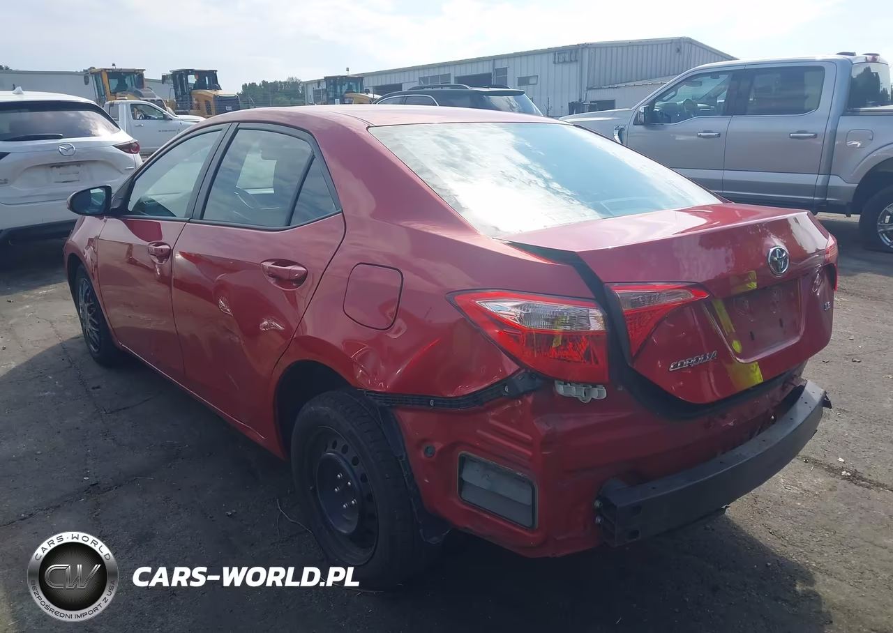 2018 Toyota Corolla Le VIN:2T1BURHE5JC057111 - 3