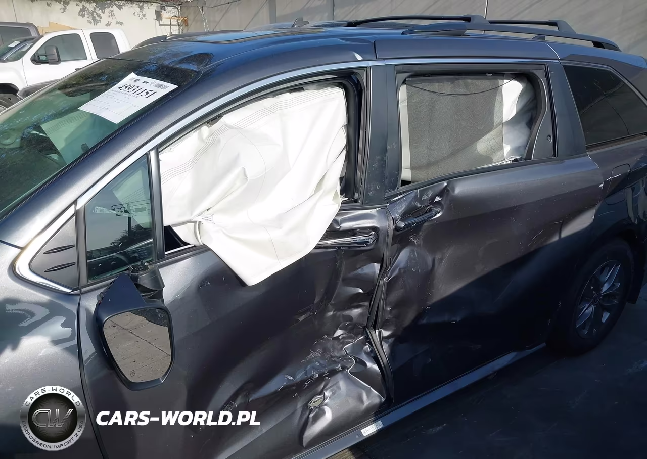 2025 Toyota Sienna Xle VIN:5TDJRKEC4SS236546 - 15