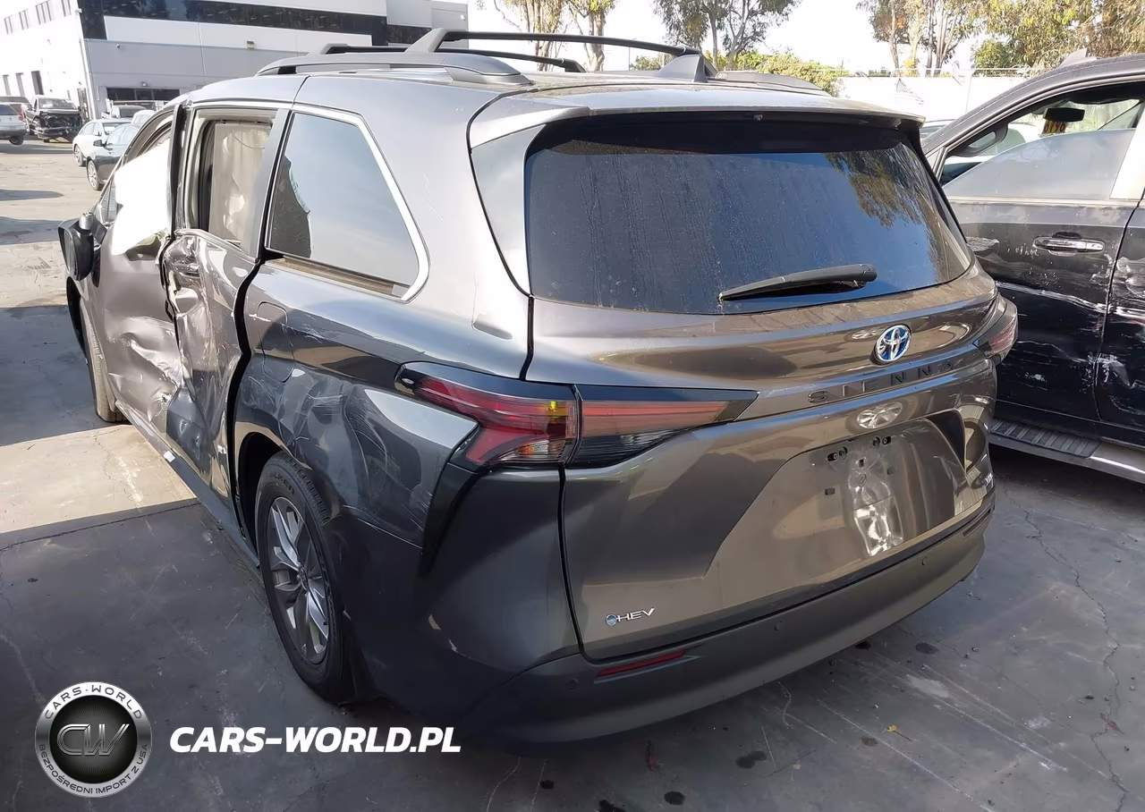 2025 Toyota Sienna Xle VIN:5TDJRKEC4SS236546 - 3