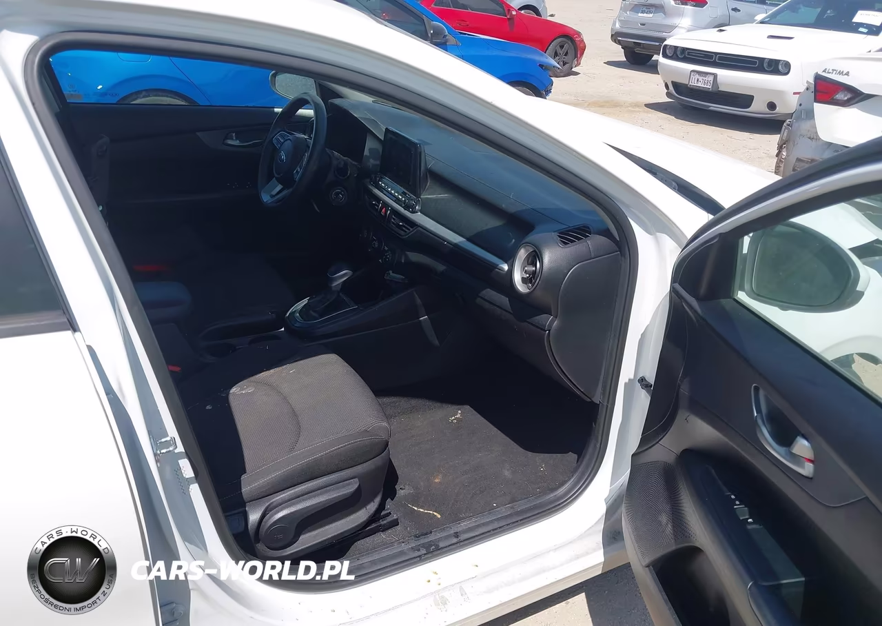 2021 Kia Forte Lxs VIN:3KPF24AD8ME316353 - 5