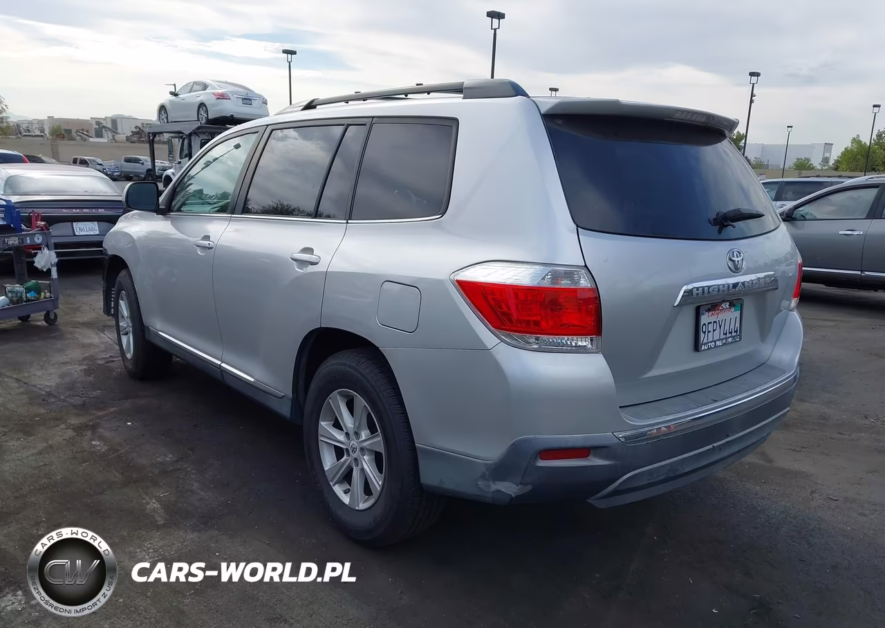 2011 Toyota Highlander Base V6 VIN:5TDZK3EH8BS041185 - 3