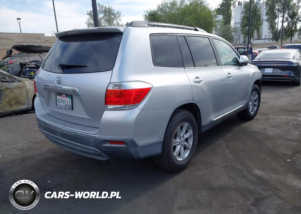 2011 Toyota Highlander Base V6 VIN:5TDZK3EH8BS041185 - 4