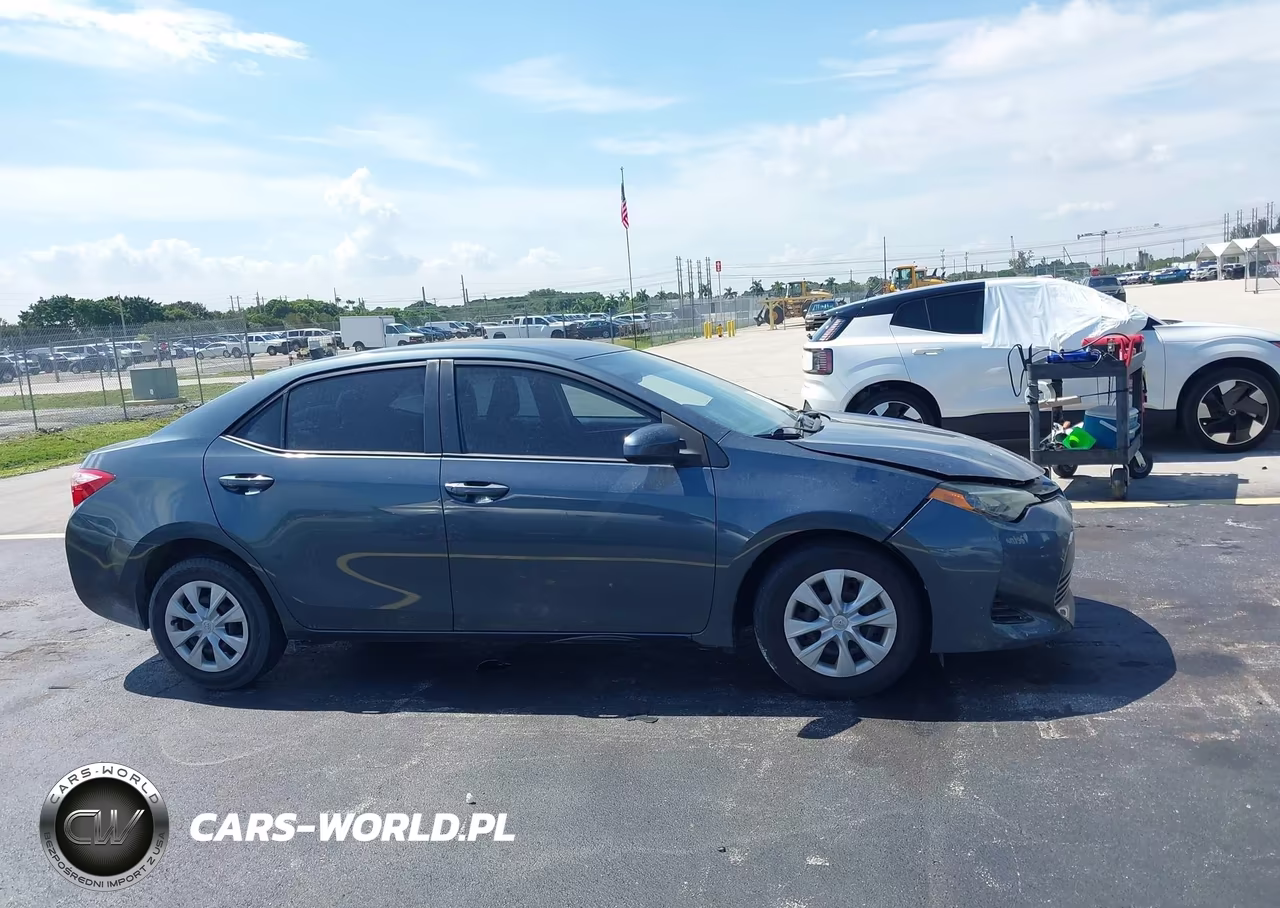 2019 Toyota Corolla L VIN:2T1BURHE9KC126397 - 13