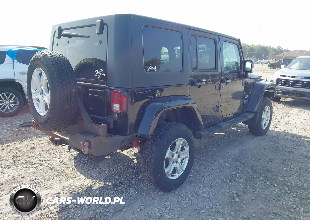 2010 Jeep Wrangler Unlimited Sahara VIN:1J4HA5H19AL146059 - 4