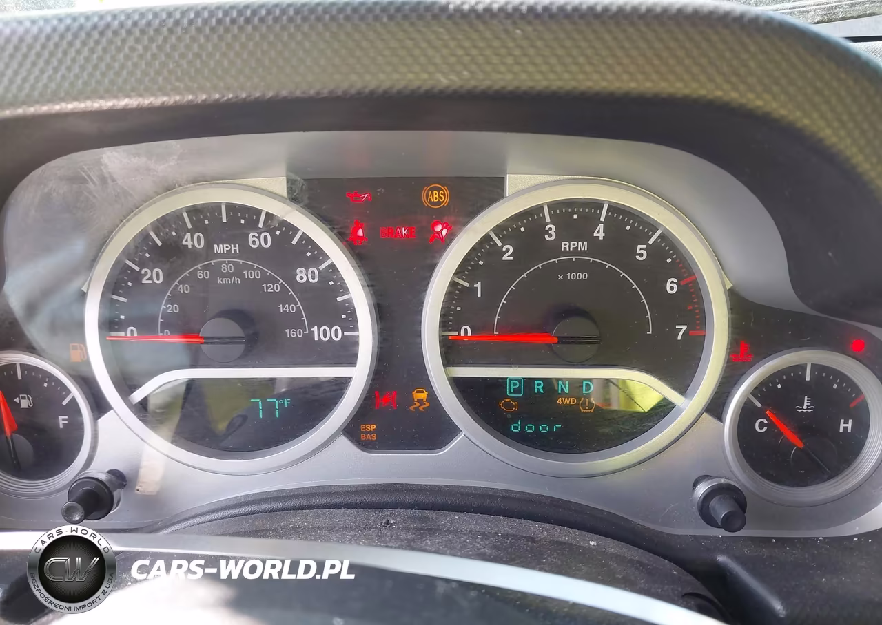 2010 Jeep Wrangler Unlimited Sahara VIN:1J4HA5H19AL146059 - 7