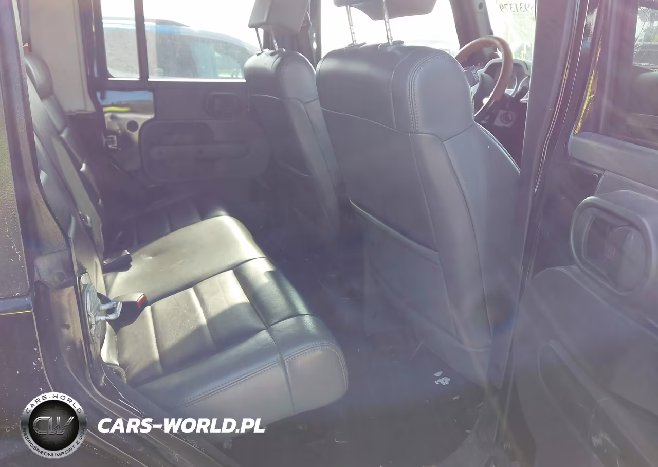 2010 Jeep Wrangler Unlimited Sahara VIN:1J4HA5H19AL146059 - 8