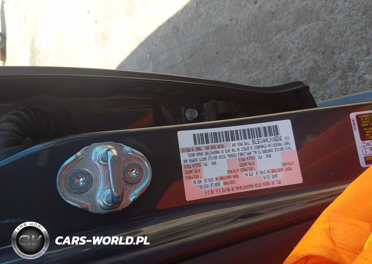2017 Mazda Mazda3 Sport VIN:3MZBN1K74HM105785 - 9