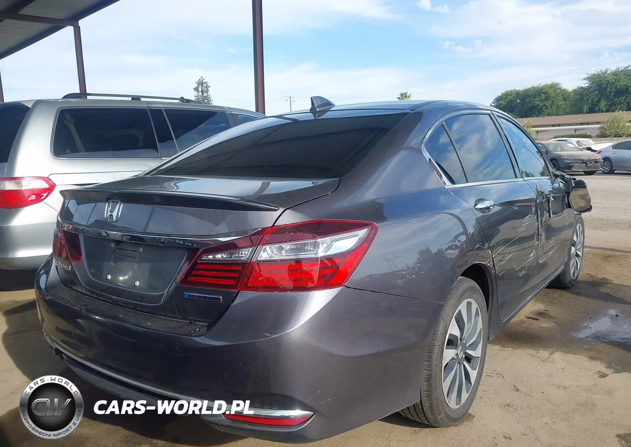 2017 Honda Accord Hybrid VIN:JHMCR6F37HC018995 - 4