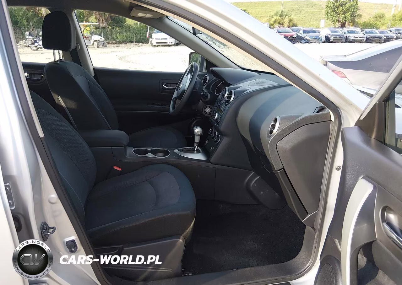 2015 Nissan Rogue Select S VIN:JN8AS5MV1FW758876 - 5