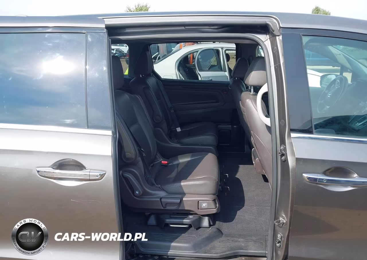 2018 Honda Odyssey Elite VIN:5FNRL6H97JB032015 - 8