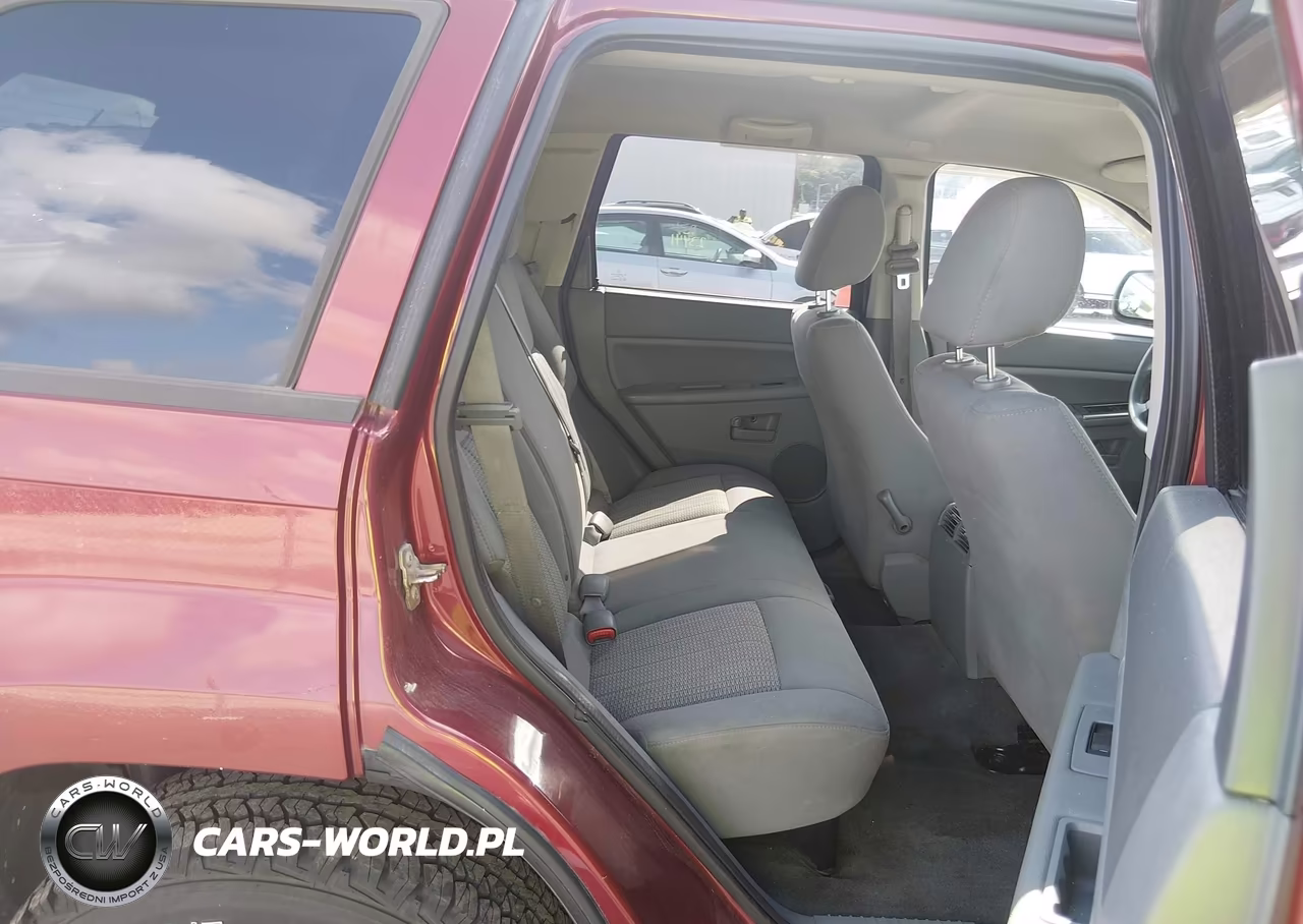 2007 Jeep Grand Cherokee Laredo VIN:1J8GR48K87C513483 - 8