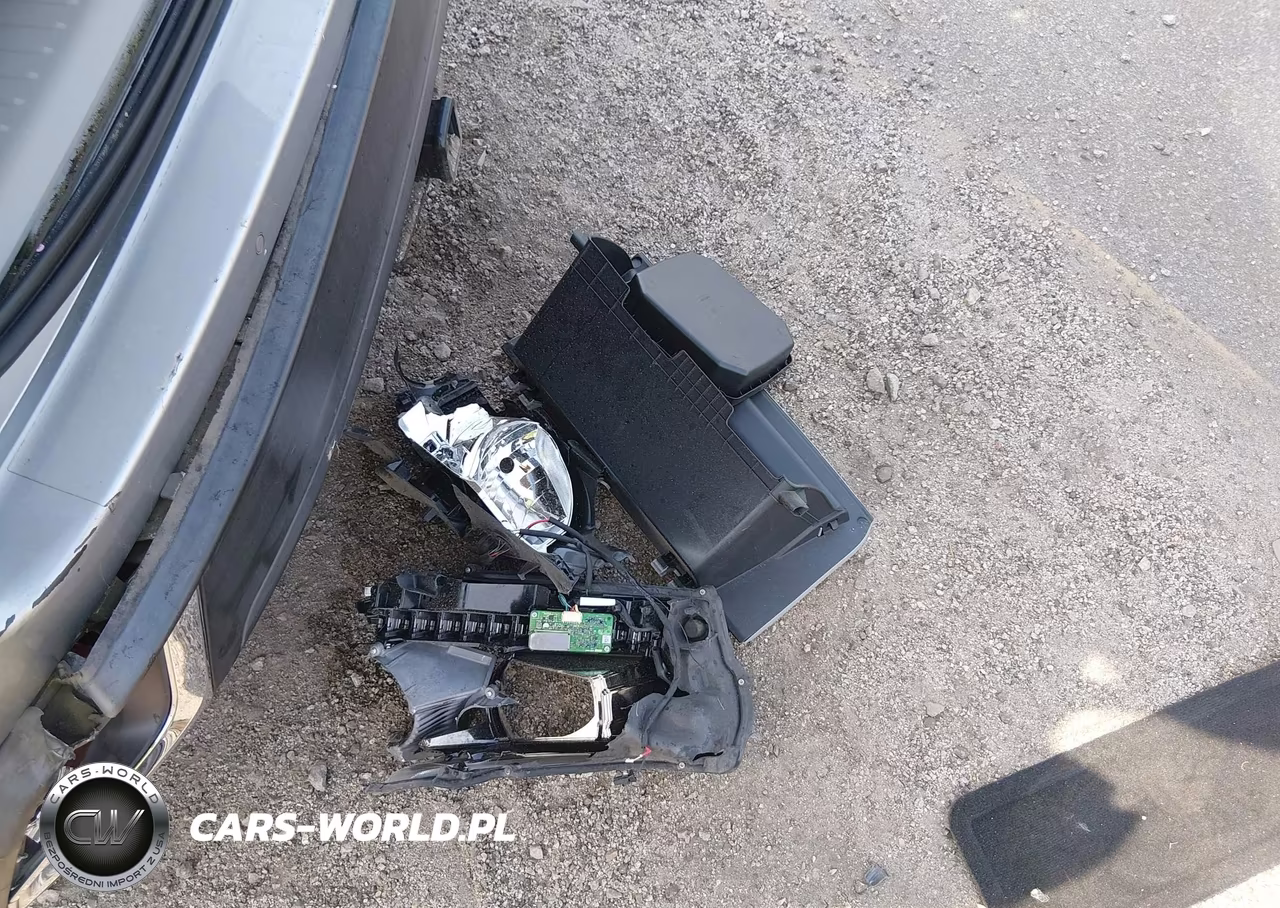 2019 Toyota Highlander Hybrid Limited Platinum VIN:5TDDGRFH4KS061687 - 12
