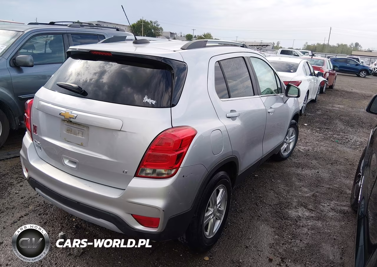2017 Chevrolet Trax Lt VIN:3GNCJLSB4HL163850 - 4
