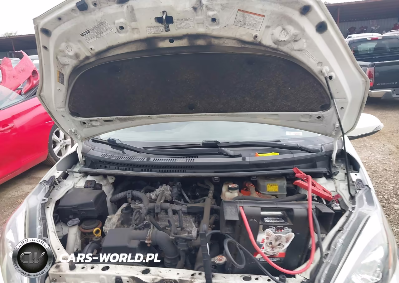 2018 Toyota Prius C Two VIN:JTDKDTB38J1605112 - 10