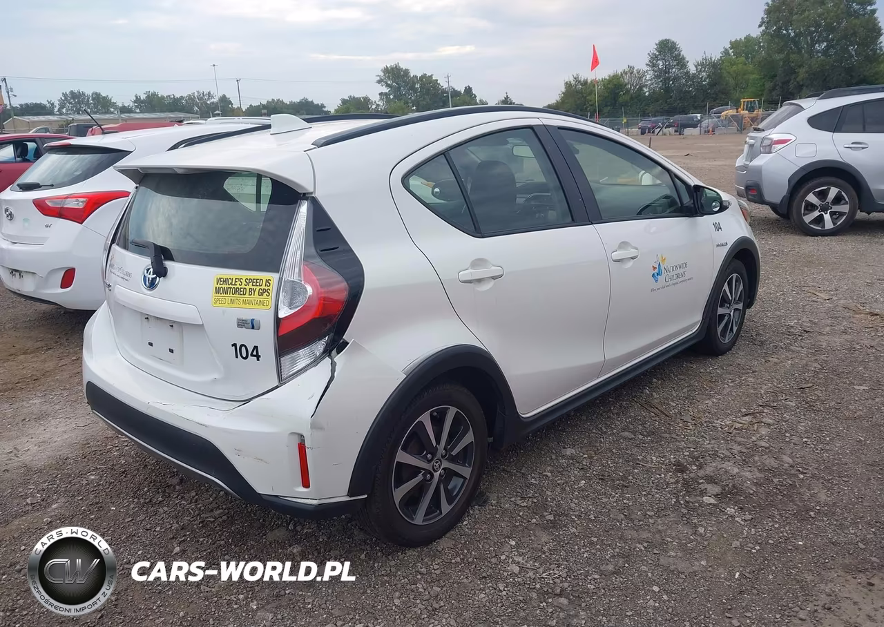 2018 Toyota Prius C Two VIN:JTDKDTB38J1605112 - 4
