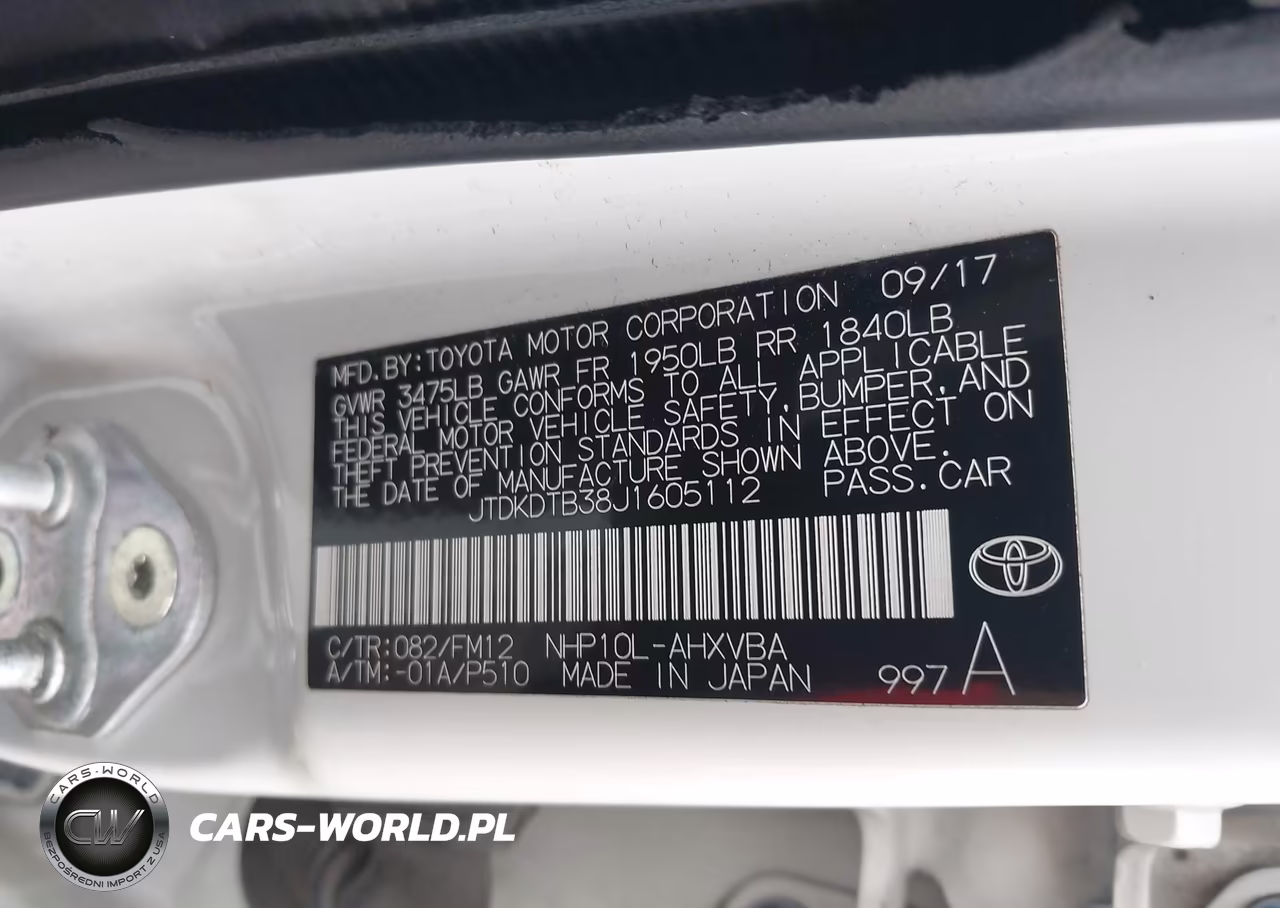 2018 Toyota Prius C Two VIN:JTDKDTB38J1605112 - 9