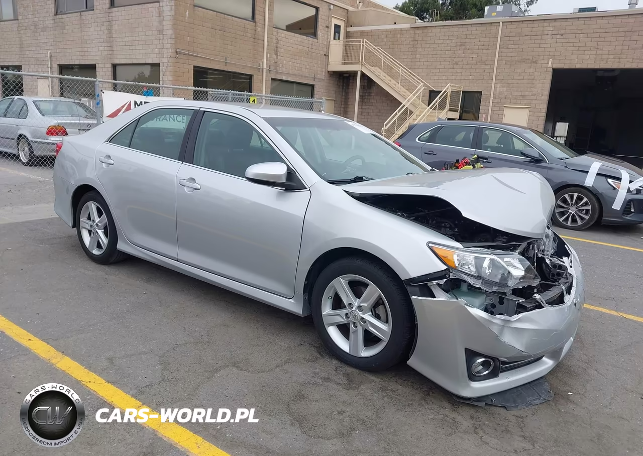 2013 Toyota Camry Se – zdjęcie 1 z 16