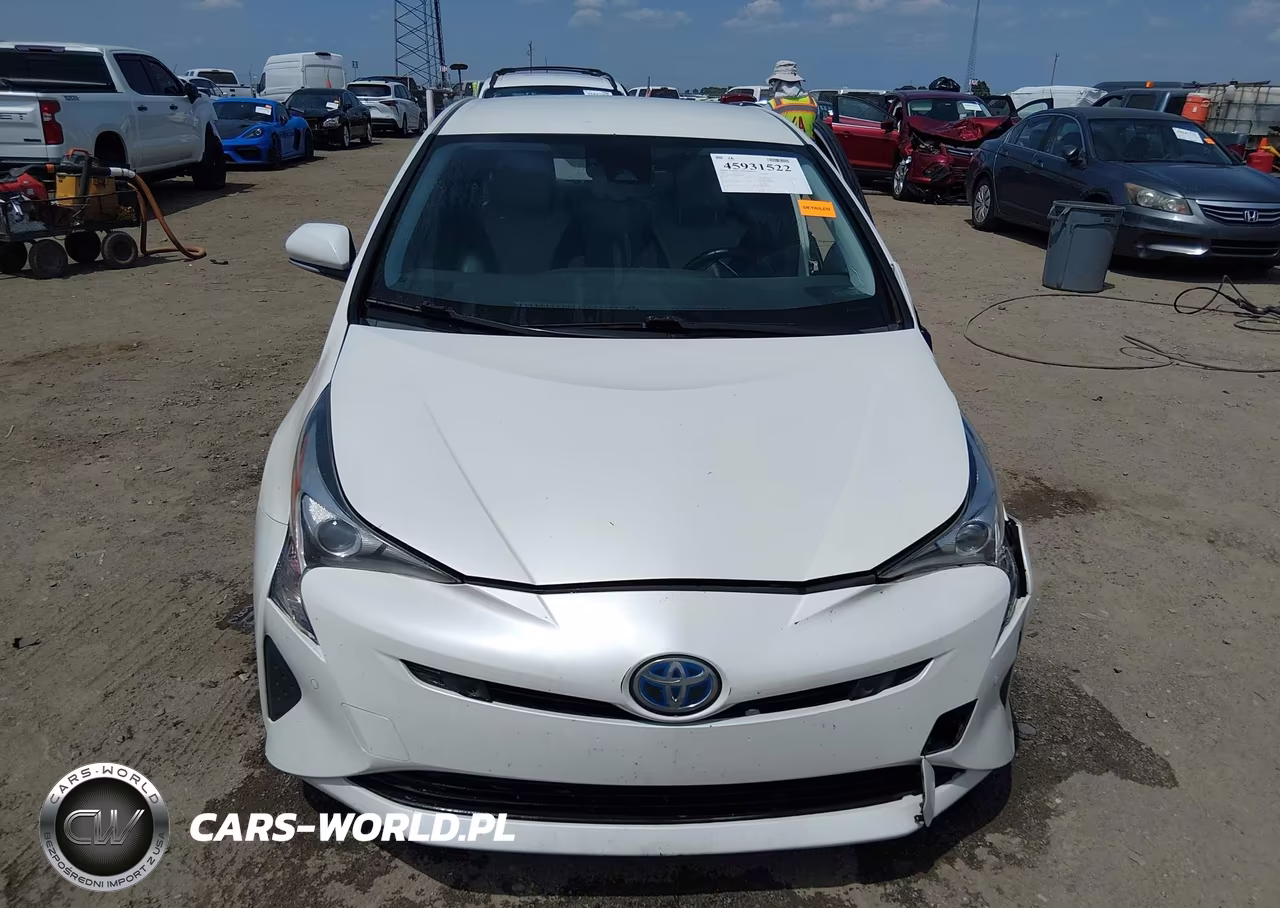 2018 Toyota Prius Four VIN:JTDKARFU0J3054497 - 13