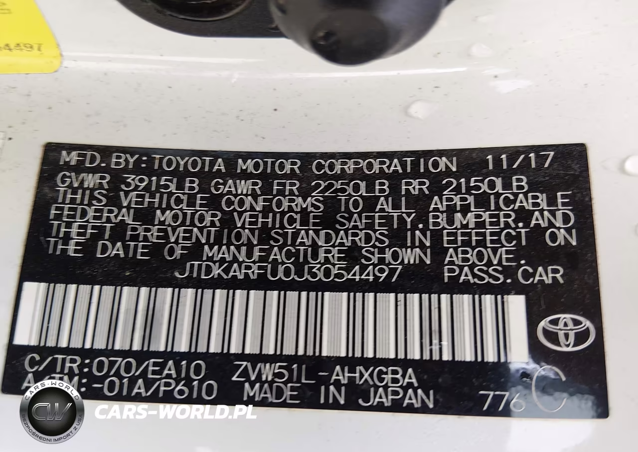 2018 Toyota Prius Four VIN:JTDKARFU0J3054497 - 9