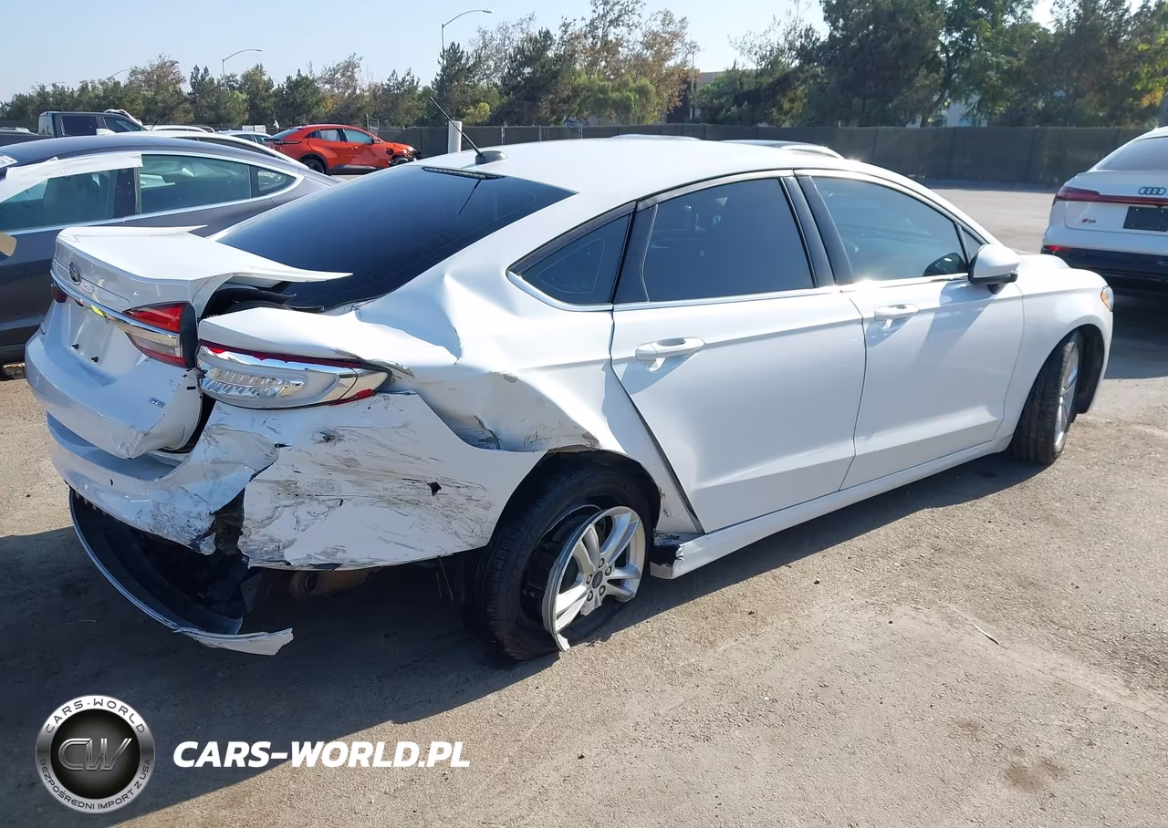 2018 Ford Fusion Se VIN:3FA6P0H75JR181028 - 4