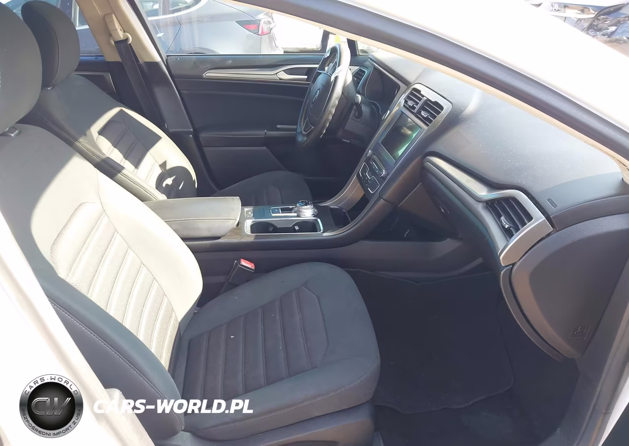 2018 Ford Fusion Se VIN:3FA6P0H75JR181028 - 5