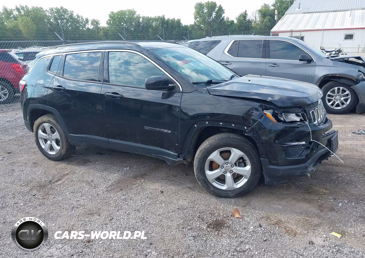 2017 Jeep New Compass Latitude 4X4 – zdjęcie 1 z 17