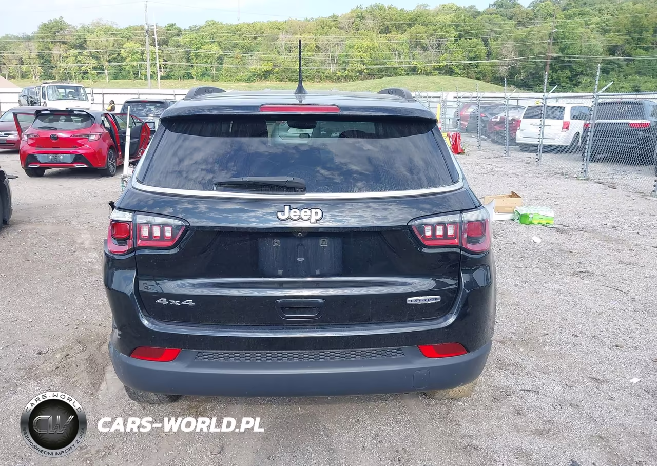 2017 Jeep New Compass Latitude 4X4 VIN:3C4NJDBB7HT629228 - 17